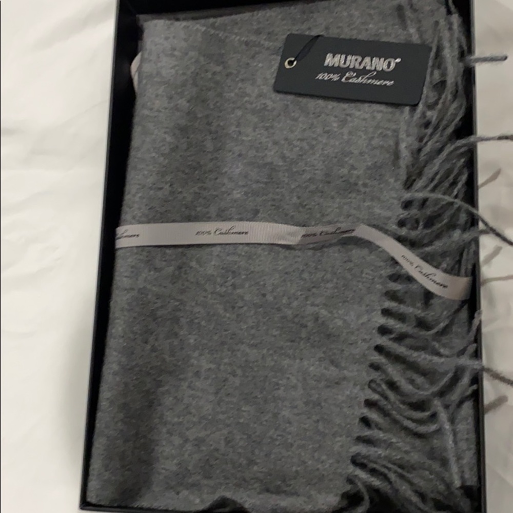 %100 Cashmere scarf